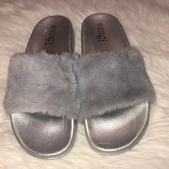 Shoes - ⭐️💙Silver Slides